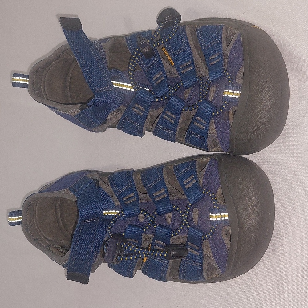 Keen Kids Navy and Yellow Washable Water Shoes SIZE 2